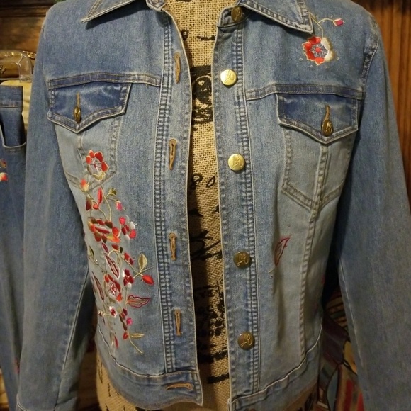 LANA ERICA JEAN SUIT - Picture 2 of 8